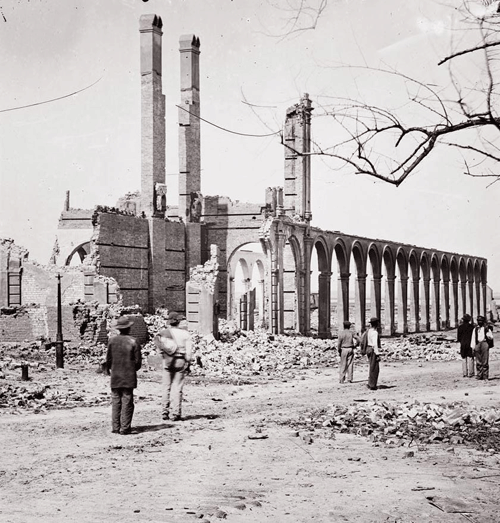 Depot-Ruins-With-Men