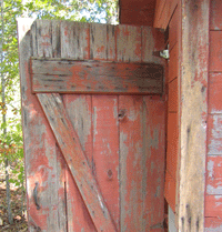 Latty-School-Outhouse-xsmal